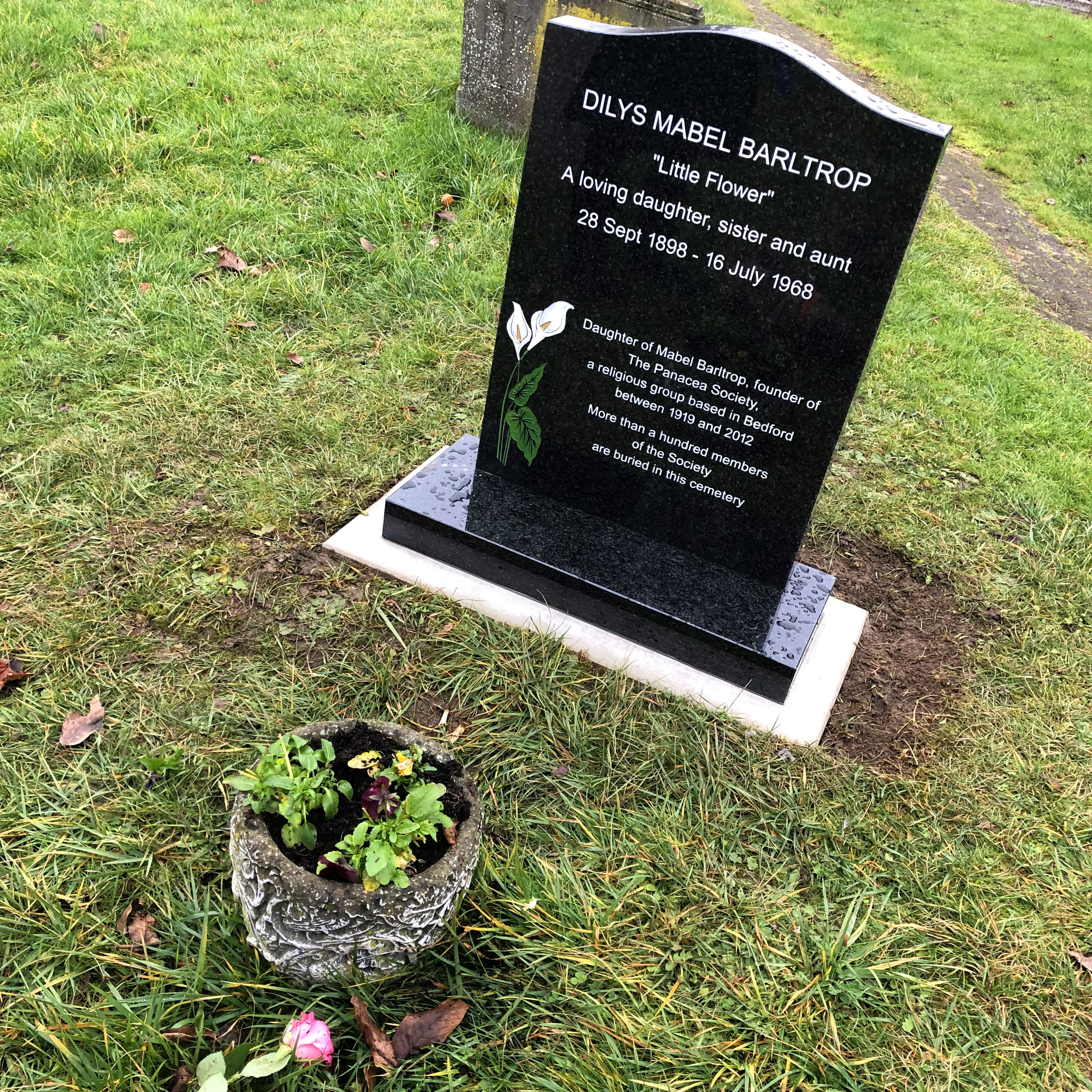 Dilys-grave-2.jpeg#asset:574